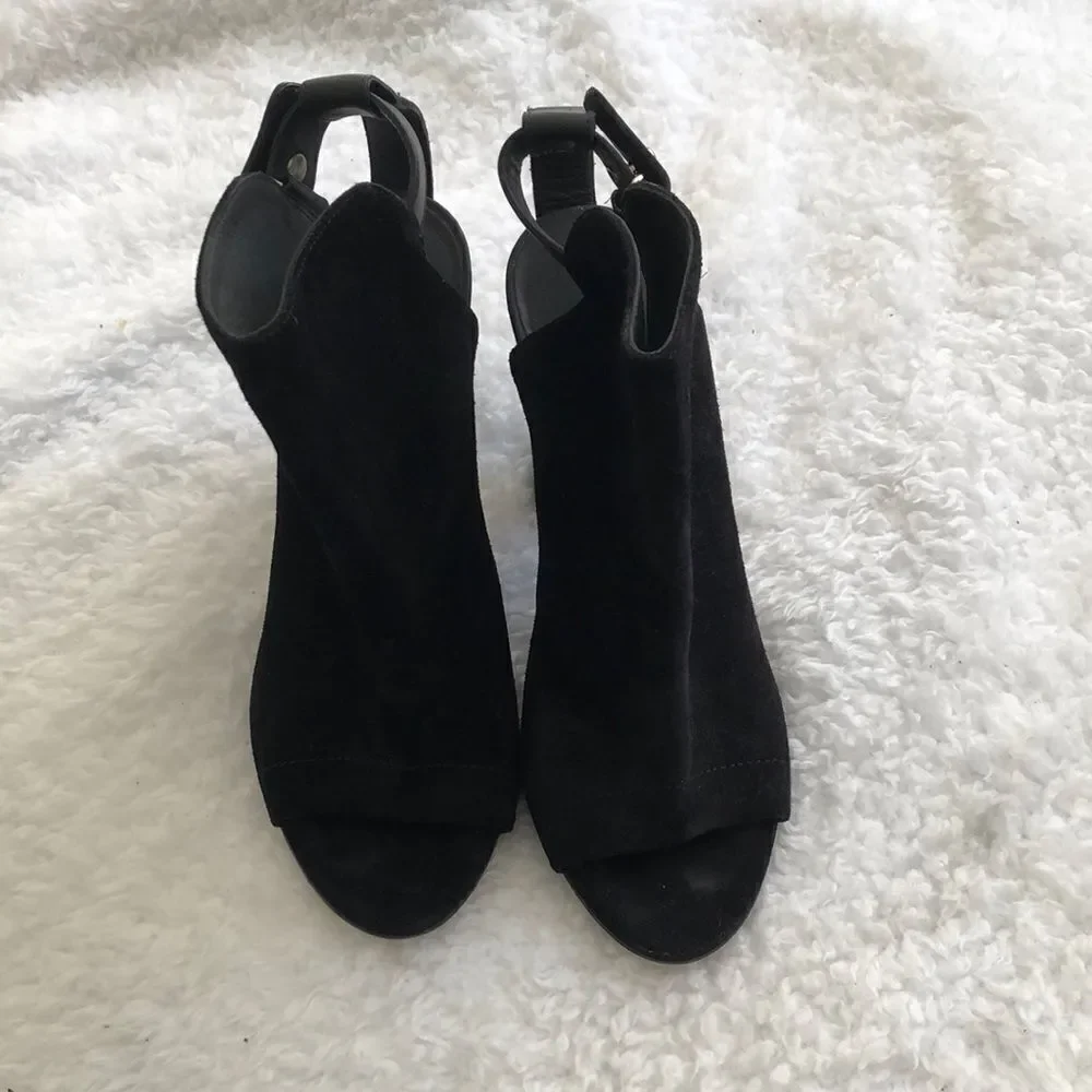 Vince PeepToe Suede Bootie Size 7M Gently Used Black